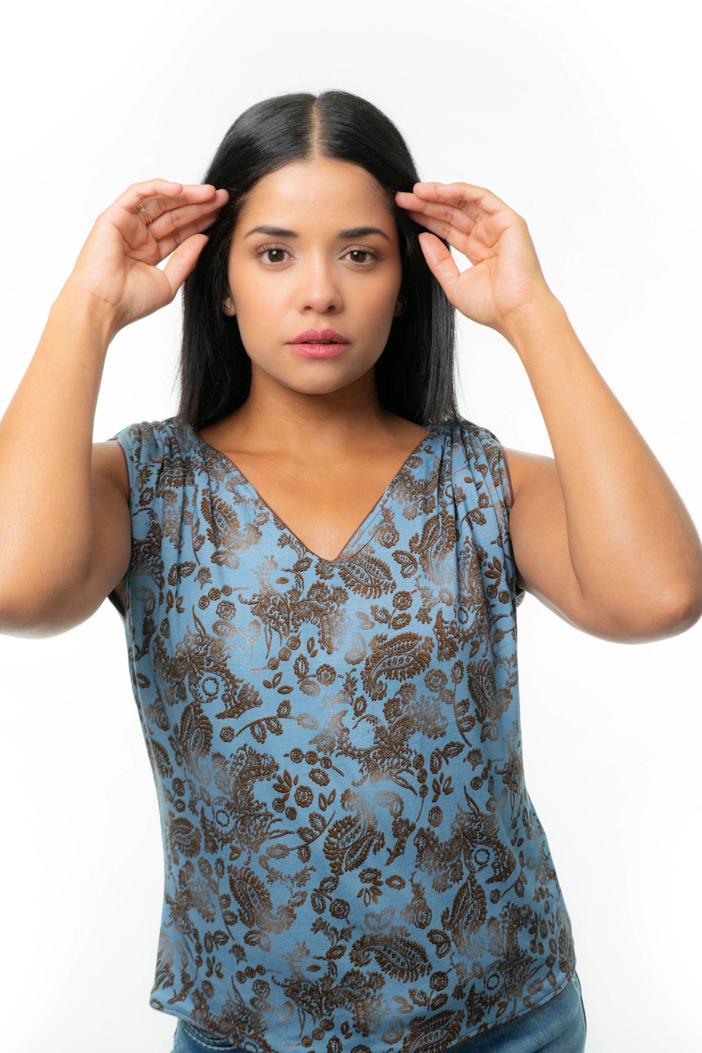 VICTORIA Top: 9 in 1. Brown/Blue print